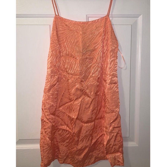 Princess Polly MOTEL DATISTA MINI DRESS SATIN ZEBRA CANTALOUPE - Picture 3 of 3